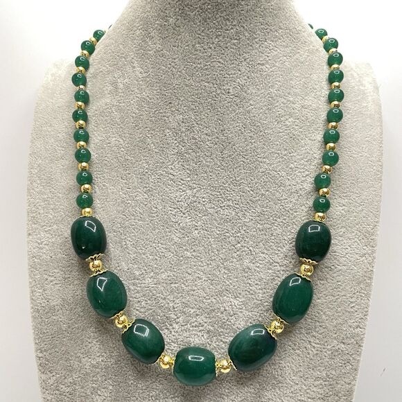 Artisan Handcrafted Green Gemstone Gold Tone Beaded Statement Necklace Elegant - Picture 1 of 8